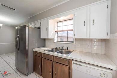 Kitchen and breakfast area.