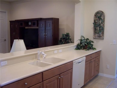 2491 Kensington Greens Dr unit 54, Sun City Center, FL 33573 - photo 6