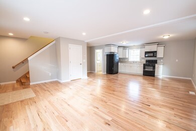 1188 Worcester St, Springfield, MA 01151 - photo 4