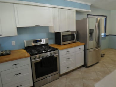 1112 N Heron Dr, Seabrook, TX 77586 - photo 5