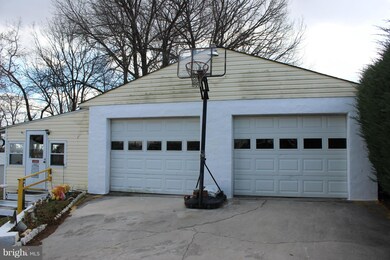 1904 1/2 E Joppa Rd, Parkville, MD 21234 - photo 2