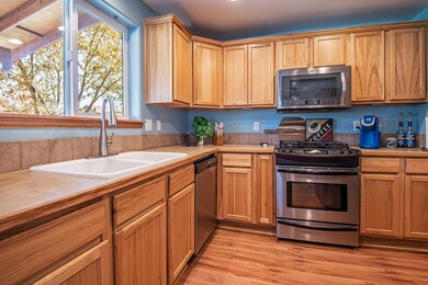 2033 NW Joshua Tree Ct Redmond-large-007