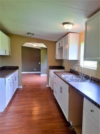 7439 Fort King Rd, Zephyrhills, FL 33541 - photo 3