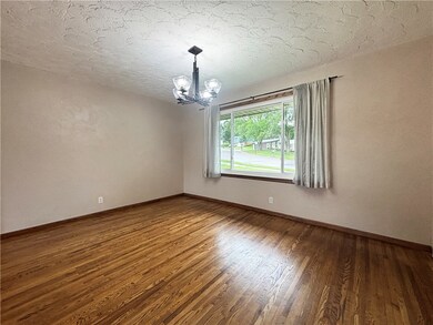 Spacious Dining Area