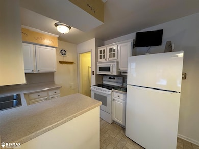 1809 Crestbrook Ln, Flint, MI 48507 - photo 7