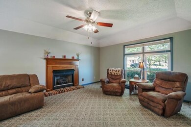 2007 Cobb Dr, Columbia, TN 38401 - photo 3