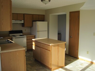 9235 Tahoma St, Columbus, OH 43240 - photo 6