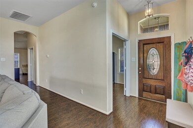 388 Hannah Ln, Alvin, TX 77511 - photo 2