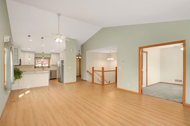 7973 15th St N, Saint Paul, MN 55128 - photo 5