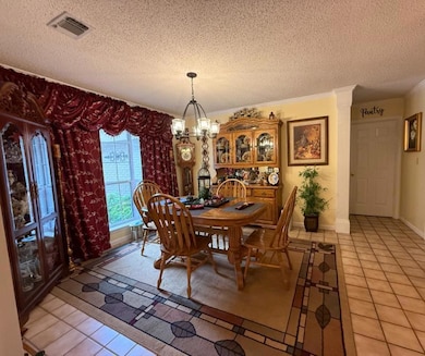 8 Formal Dining