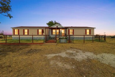 8224 Cherry Ridge Ct, Joshua, TX 76058 - photo 2