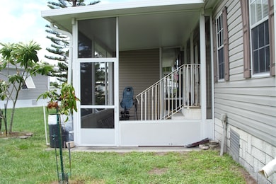 SIDE/PATIO