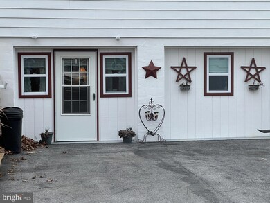 1165 Waugh Rd unit BOTTOM LEVEL, Berkeley Springs, WV 25411 - photo 2