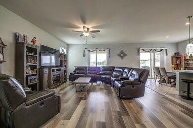 10491 Hawks Landing Dr, Land O' Lakes, FL 34638 - photo 3