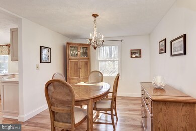 8026 Nicky Ct, Laurel, MD 20723 - photo 4