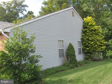 29 Pinecrest Dr, Woodbury, NJ 08096 - photo 2