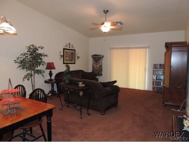Casual Dining Living Room