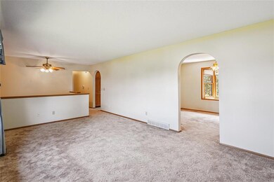 324 E 14th St N, Newton, IA 50208 - photo 7