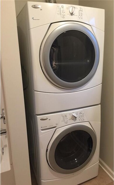 1008 E Willow Run Dr, Wilmington, DE 19805 - photo 6