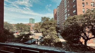 138-10 Franklin Ave unit 3H, Flushing, NY 11355 - photo 5