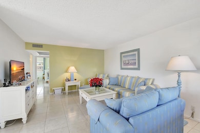 24 Chatham A, West Palm Beach, FL 33417 - photo 6