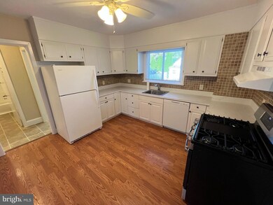 410 W Wayne Ave, Wayne, PA 19087 - photo 5