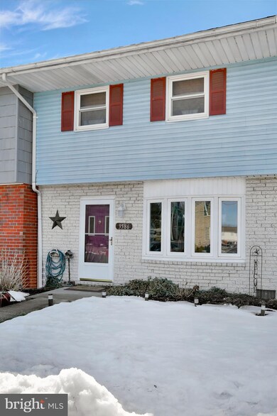 3586 Gregway Dr, Chambersburg, PA 17202 - photo 2