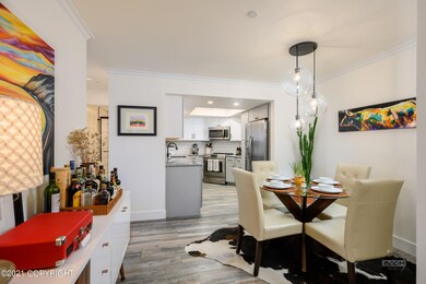 Dining & Kitchen