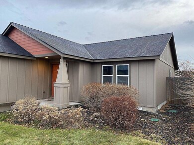 3370 SW Newberry Ave, Redmond, OR 97756 - photo 2