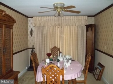 1242 E 12th St, Crum Lynne, PA 19022 - photo 5