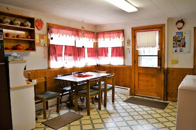 34 Spring St, Franklin, NH 03235 - photo 3