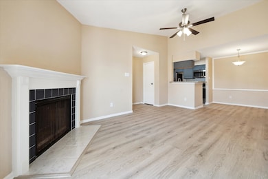 11201 Lynbrook Dr unit 3805, Houston, TX 77042 - photo 4