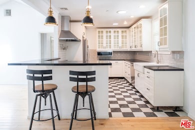 8524 Appian Way, Los Angeles, CA 90046 - photo 7