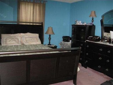 17 Dundee St, Lowell, MA 01850 - photo 6