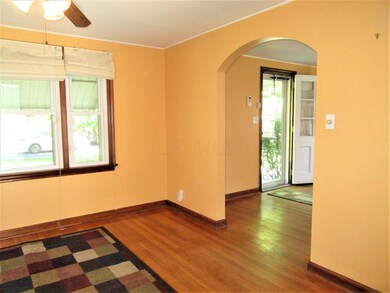 Entry-Dining Rm