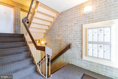 1658 Parkcrest Cir unit 200, Reston, VA 20190 - photo 2