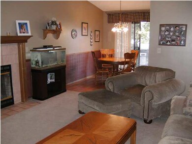 Kitchen/dining combo