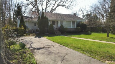 18 Center St Front 1