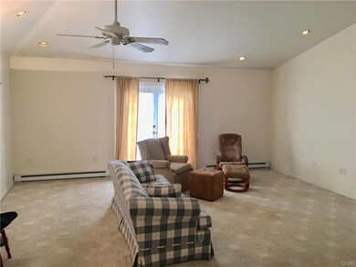 4033 W Grant St unit 10, Slatington, PA 18080 - photo 7