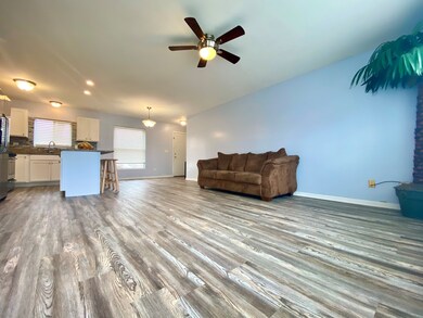 18118 Versailles Ln, Hazel Crest, IL 60429 - photo 5