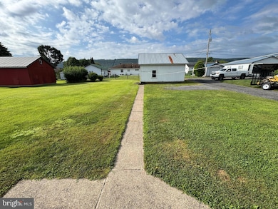 513 E Chestnut St, Hegins, PA 17938 - photo 7