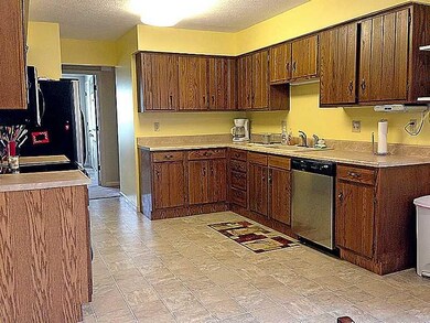 3701 Balsam Ct, Columbus, IN 47203 - photo 3