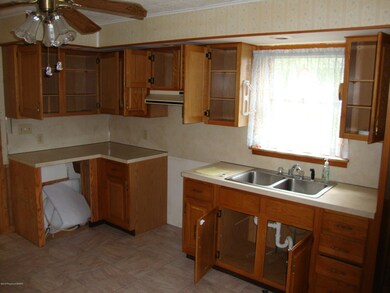 11 Sun Valley Dr, Drums, PA 18222 - photo 2