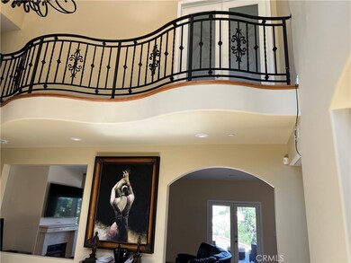 5165 Calatrana Dr, Woodland Hills, CA 91364 - photo 6