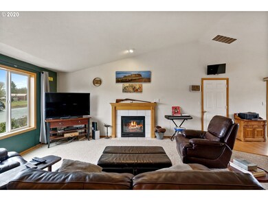 530 Fir St, Lyons, OR 97358 - photo 5