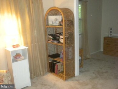 8402 Echo Dr, Pasadena, MD 21122 - photo 4