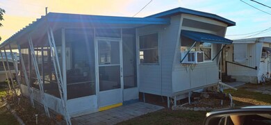 Enclosed screened porch