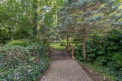 576 Buckeye Dr, Sheffield Lake, OH 44054 - photo 3