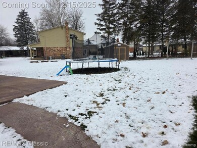 48765 Ben Franklin Dr, Shelby Township, MI 48315 - photo 4