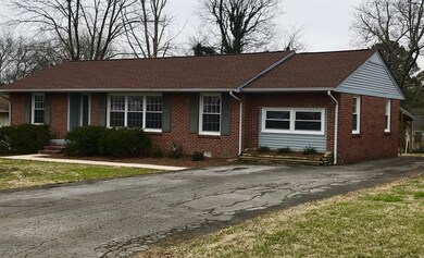 208 Midland St, Shelbyville, TN 37160 - photo 3